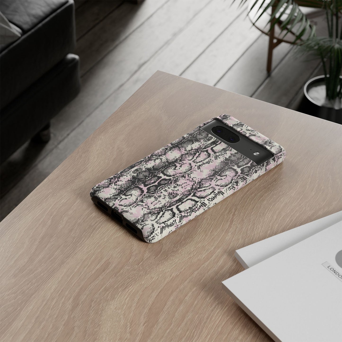 Stylish Snake Print Phone Case - Tough Protection for Trendsetters