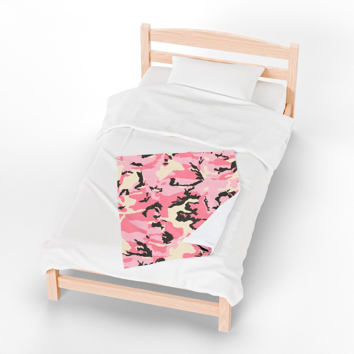 Cozy Pink Camo Velveteen Plush Blanket - Perfect for Gifting and Home Comfort