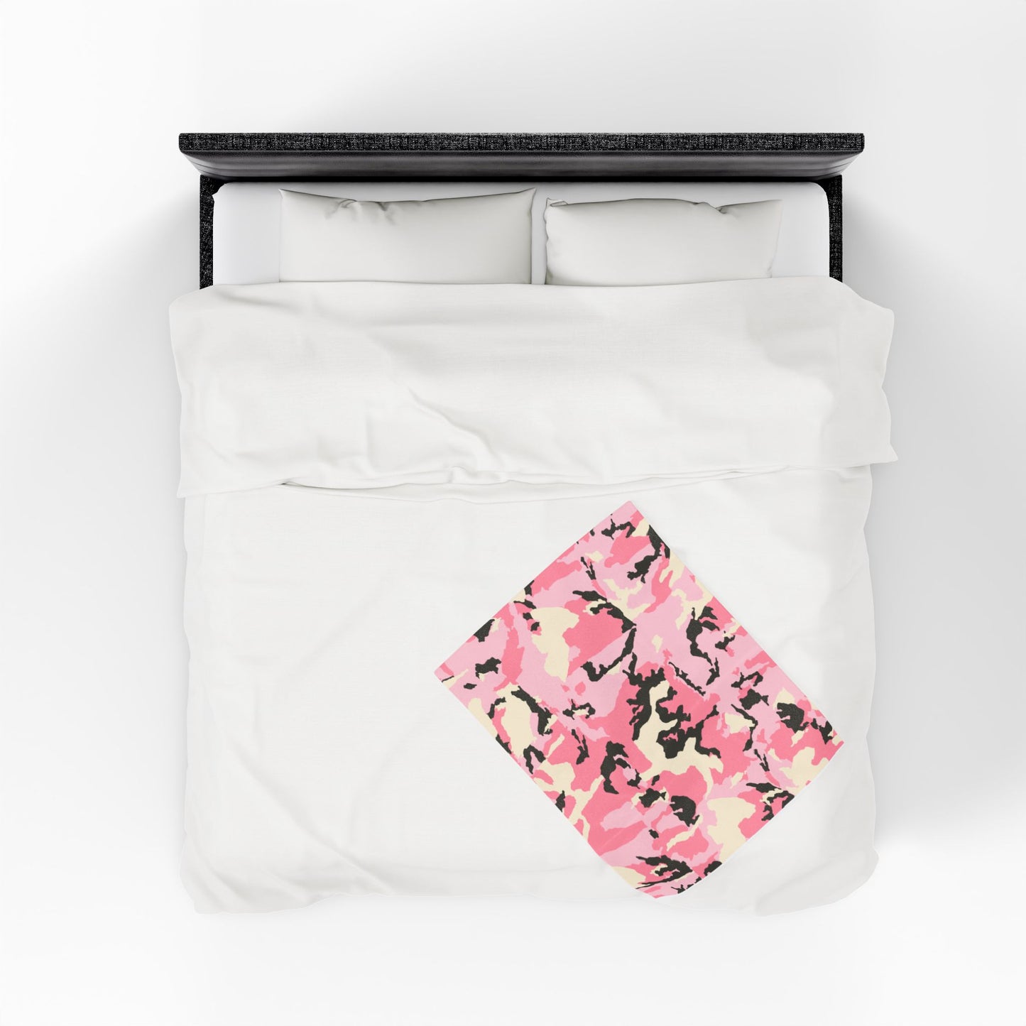 Cozy Pink Camo Velveteen Plush Blanket - Perfect for Gifting and Home Comfort