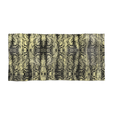 Stylish Python Print Beach Towel - Perfect for Summer Vacations and Poolside Relaxation