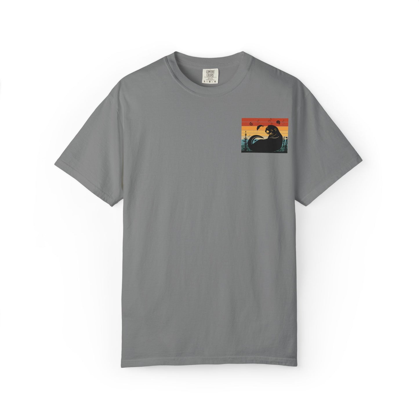 Retro Otter Graphic Unisex T-Shirt – Perfect for Animal Lovers