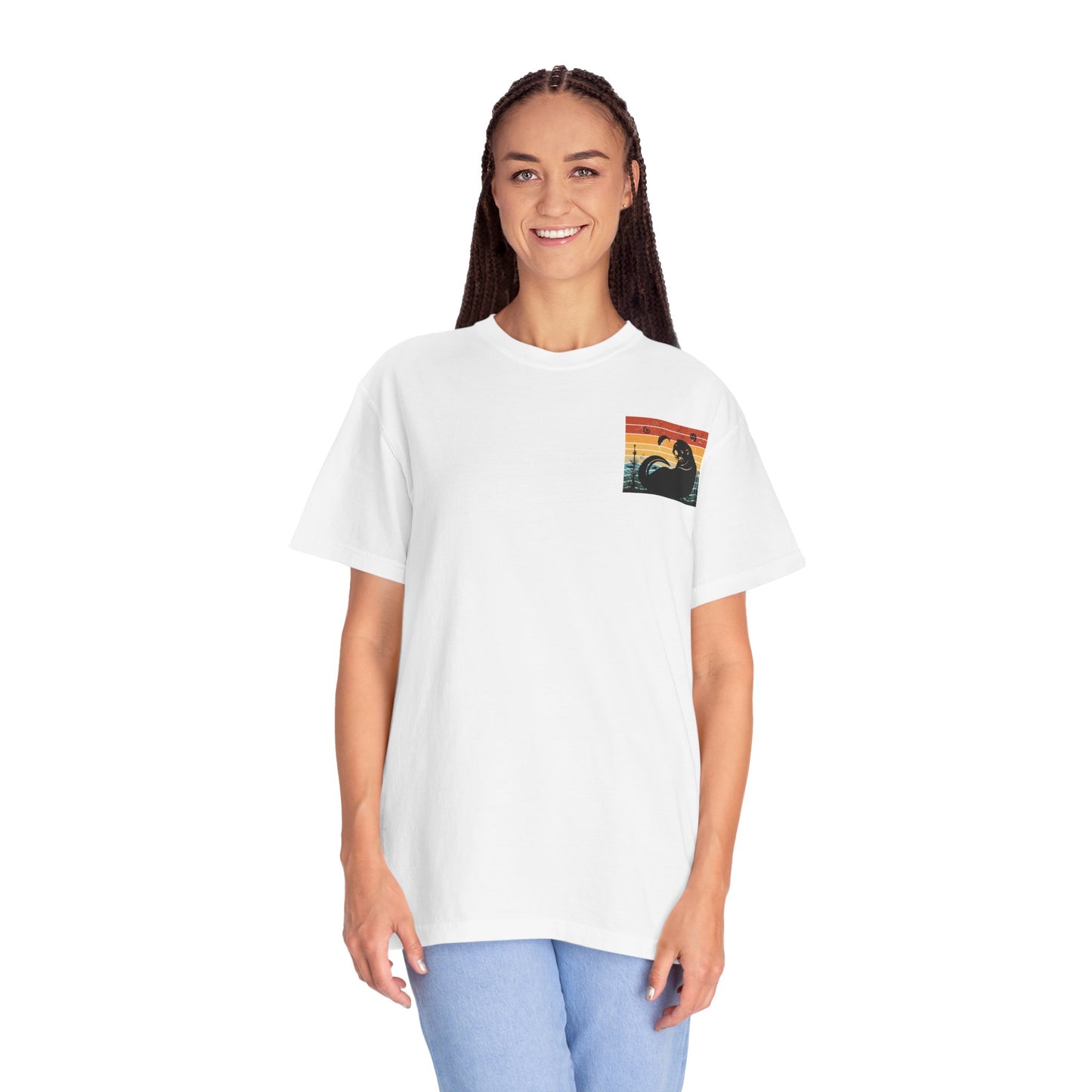 Retro Otter Graphic Unisex T-Shirt – Perfect for Animal Lovers