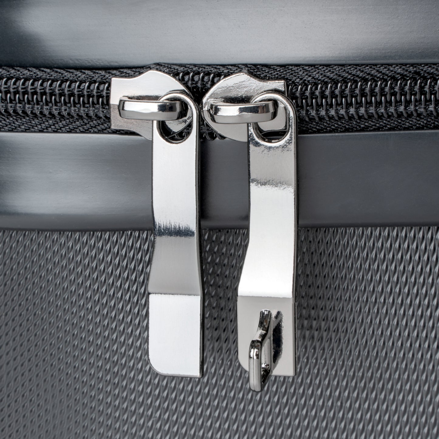 Stylish Travel Suitcase - Durable Carry-On Luggage for Adventurers