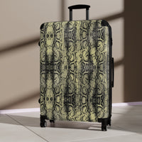 Stylish Snake Print Suitcase – Trendy Luggage for Fashion-Forward Travelers