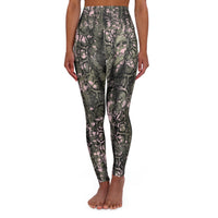 Eco-Friendly High Waisted Yoga Leggings in Snakeskin Print - Perfect for Fitness and Everyday Wear