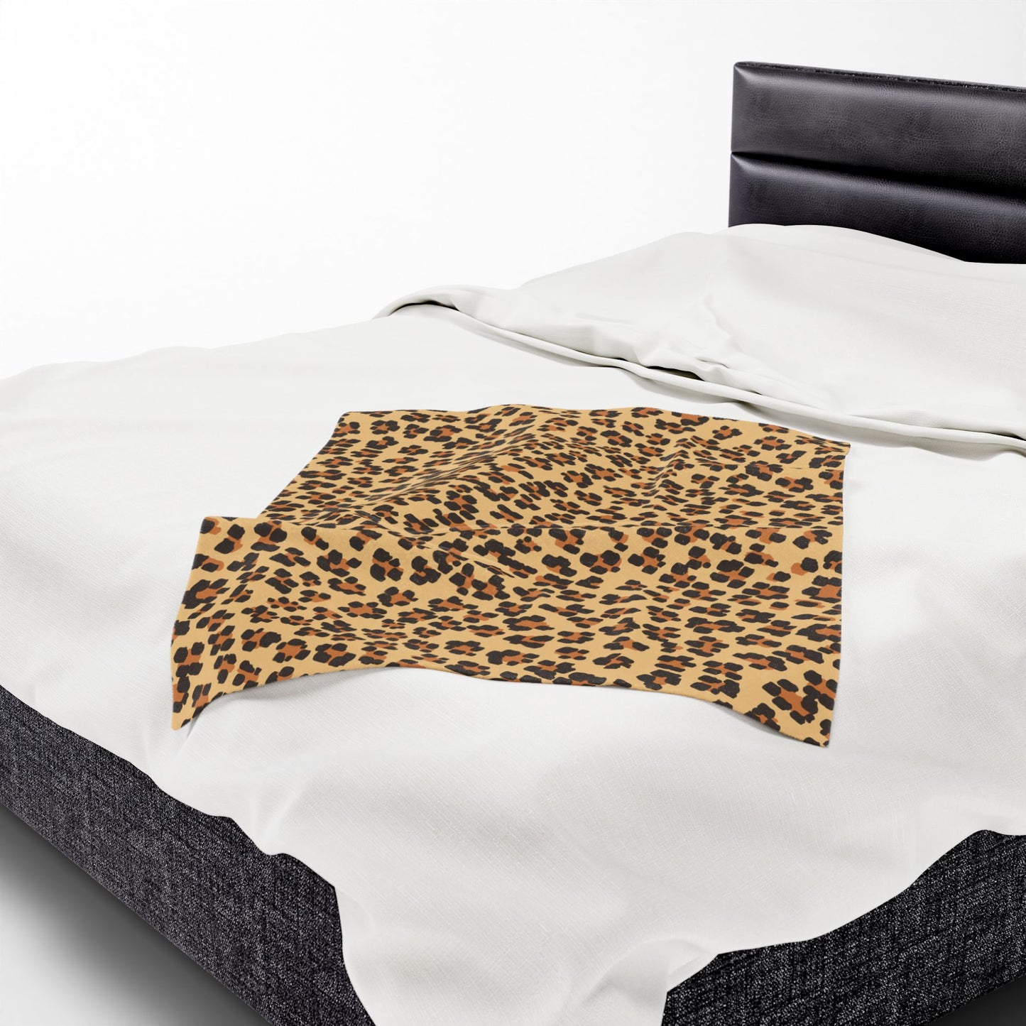 Cozy Leopard Print Velveteen Blanket for Snuggling and Home Decor