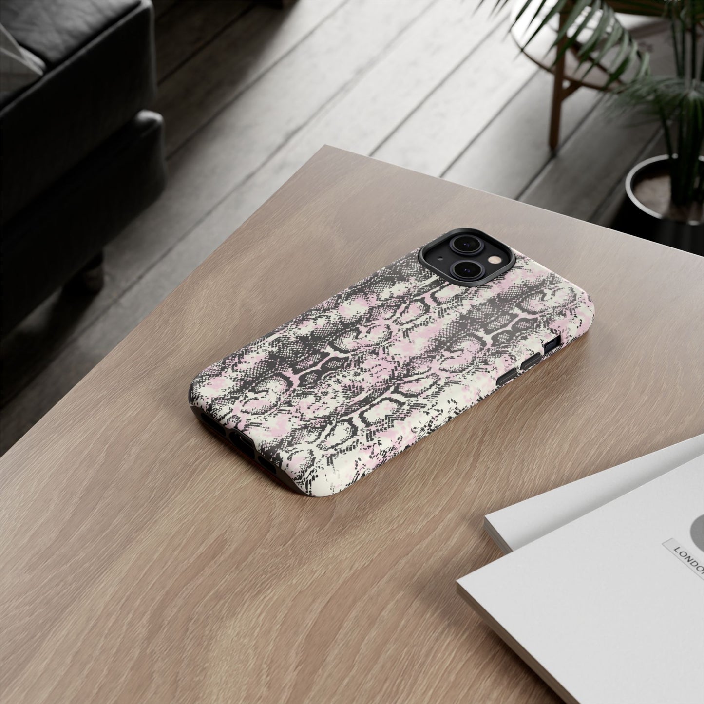 Stylish Snake Print Phone Case – Trendy Design, Tough Protection  Make a bold fashion statement while keeping your phone safe with this sleek and durable snake print case.
