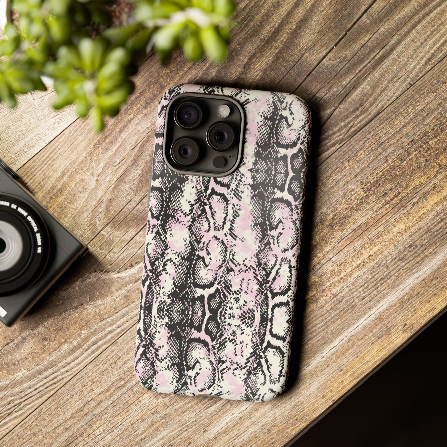 Stylish Snake Print Phone Case - Tough Protection for Trendsetters