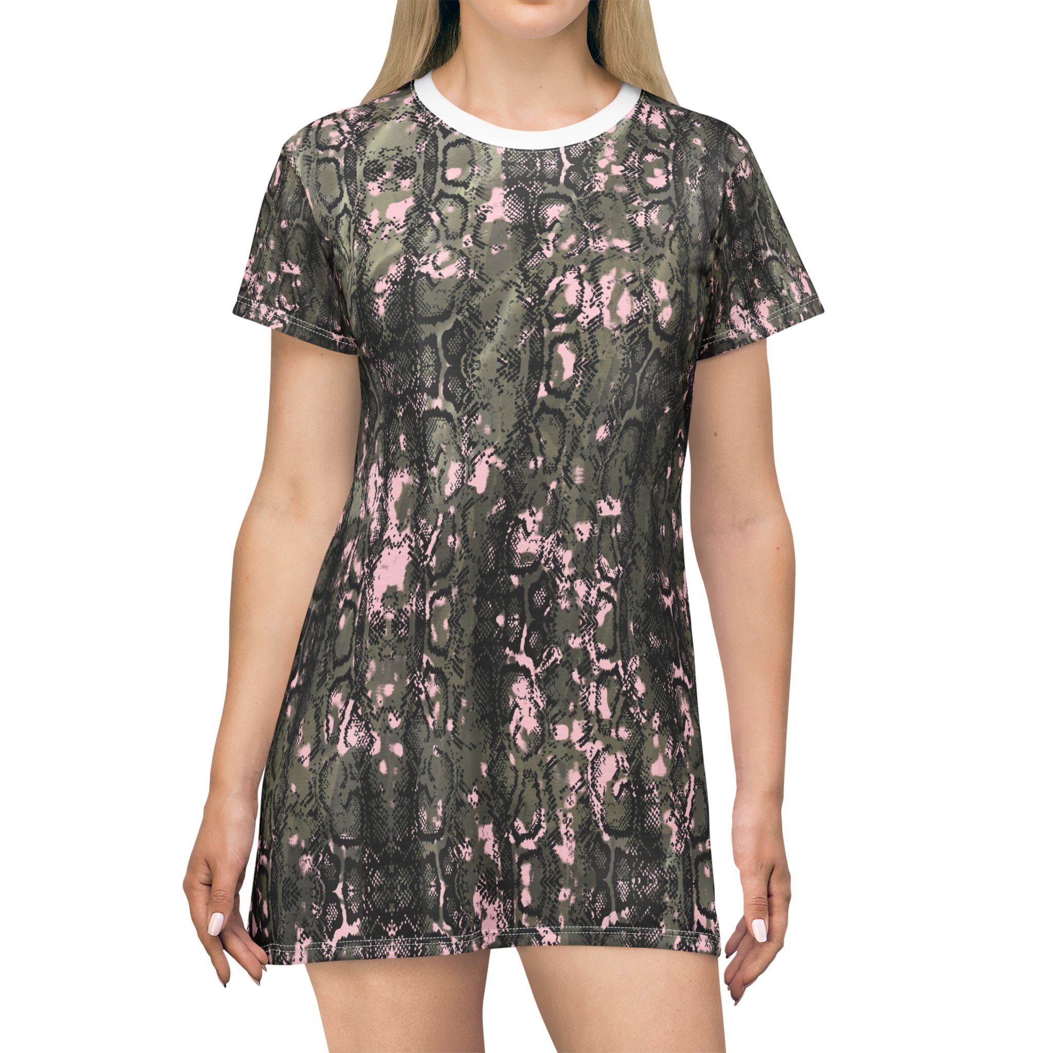 Stylish Snakeskin T-Shirt Dress for Trendy Casual Wear