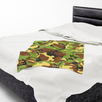 Camouflage Velveteen Plush Blanket - Cozy Outdoor Throw for Camping and Home