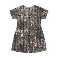 Stylish Snakeskin T-Shirt Dress for Trendy Casual Wear