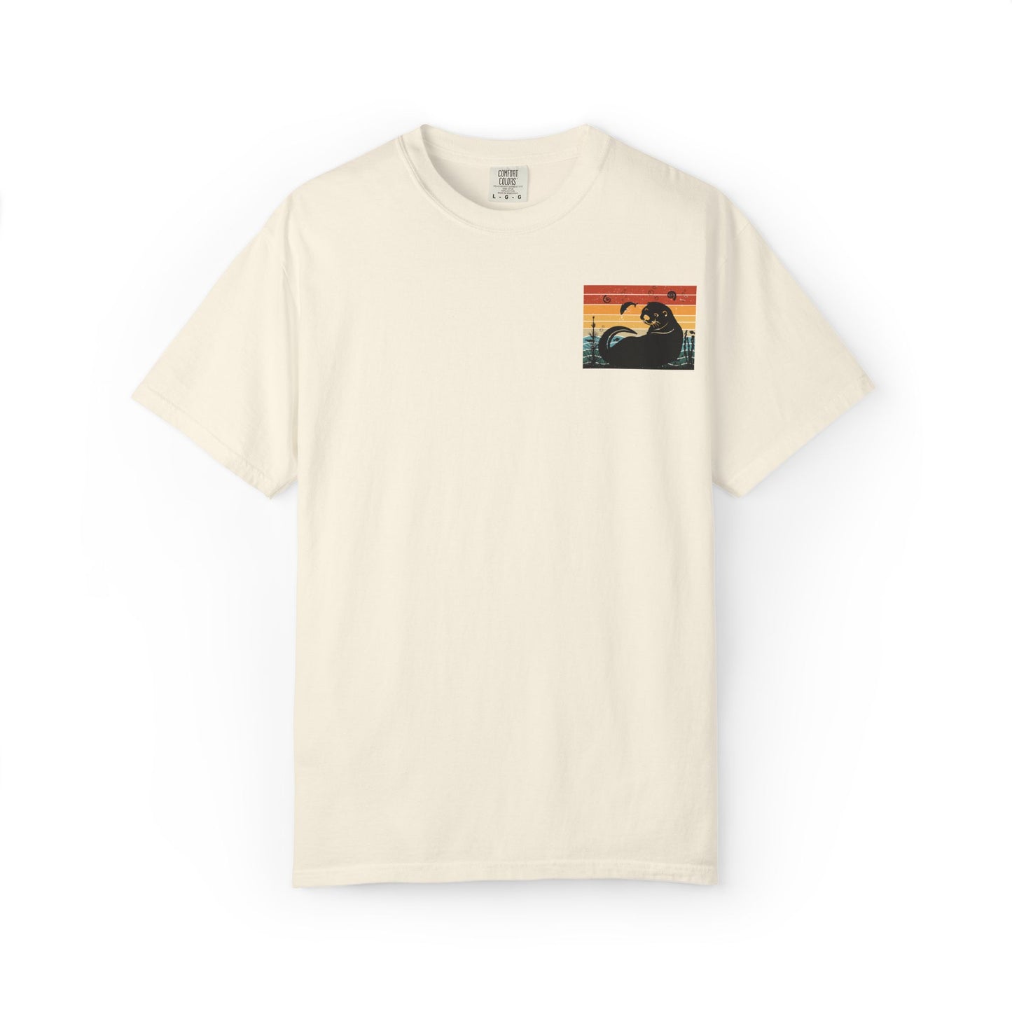 Retro Otter Graphic Unisex T-Shirt – Perfect for Animal Lovers