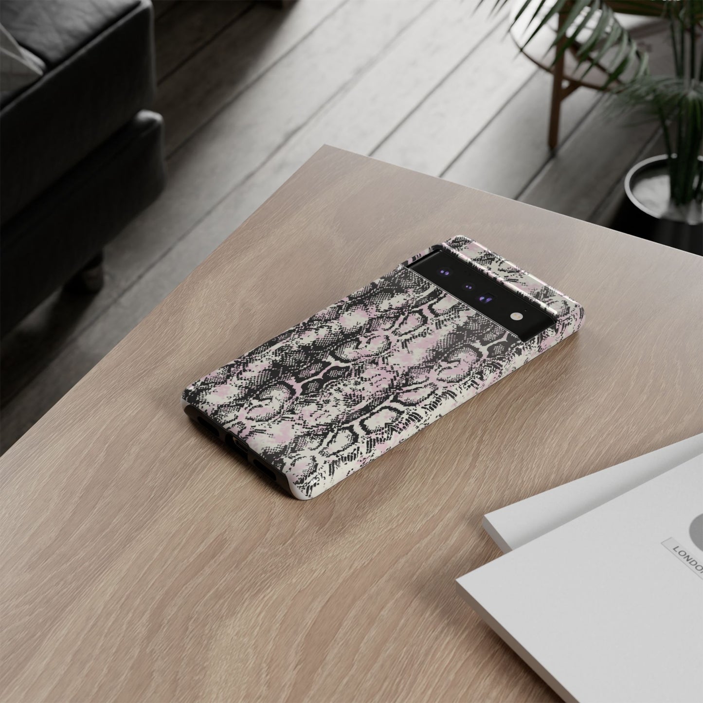 Stylish Snake Print Phone Case - Tough Protection for Trendsetters