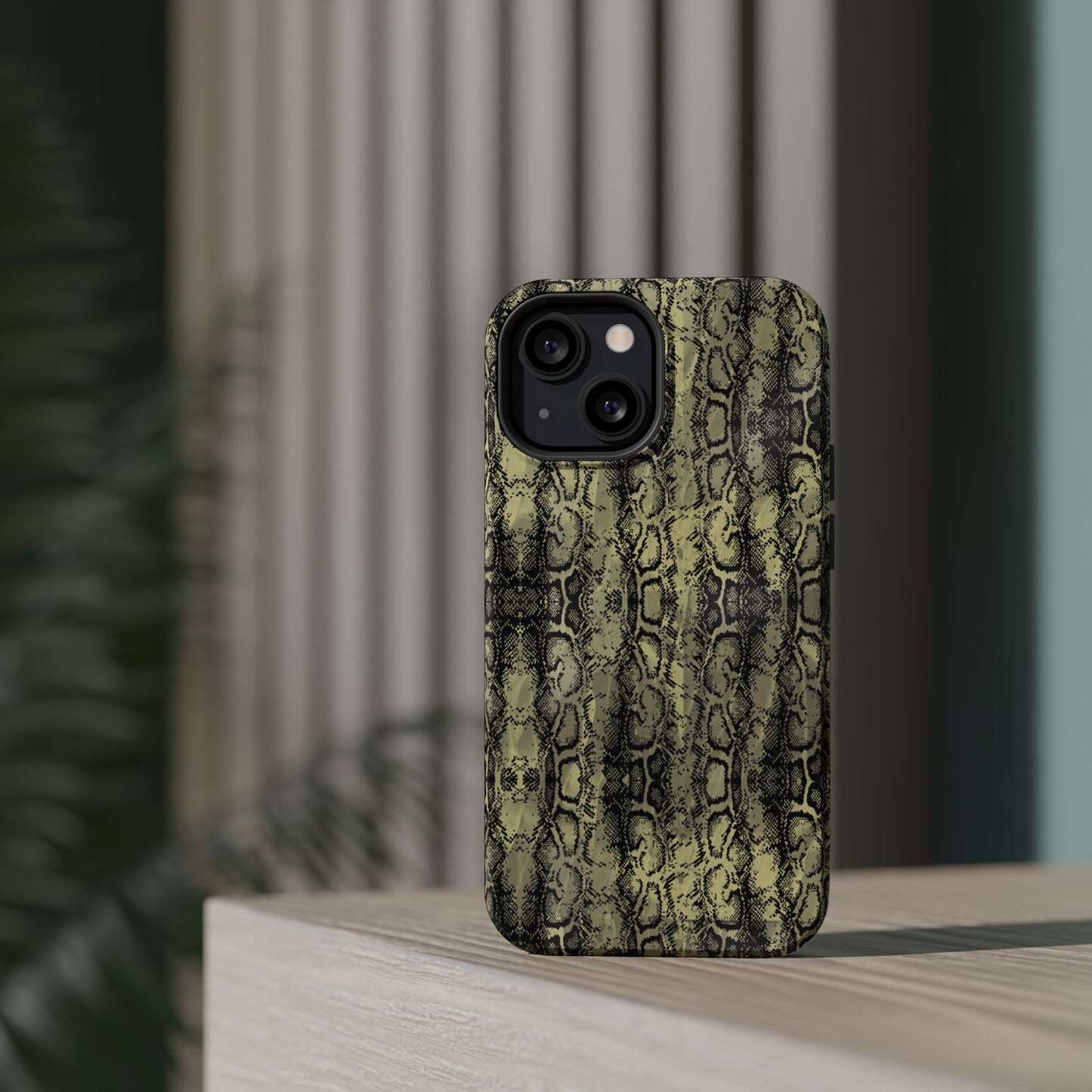 Stylish Snake Skin Magnetic Tough Case - Durable Protection for Your Phone