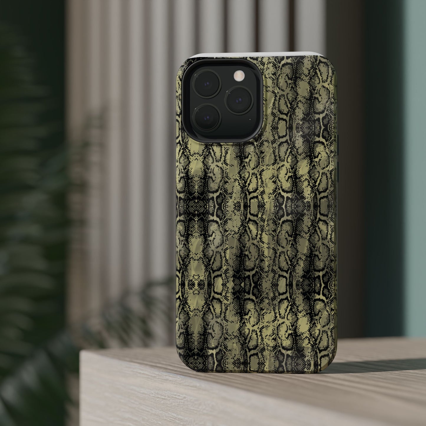Stylish Snake Skin Magnetic Tough Case - Durable Protection for Your Phone
