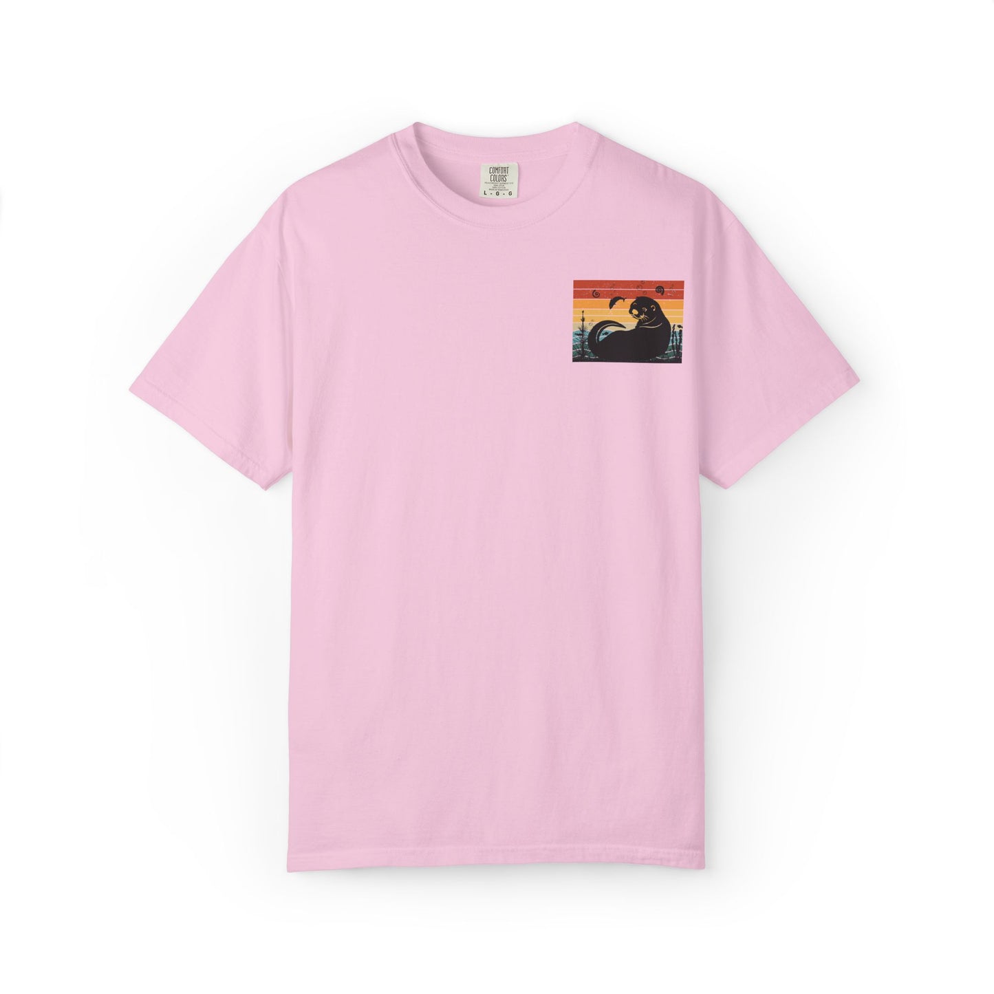 Retro Otter Graphic Unisex T-Shirt – Perfect for Animal Lovers