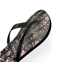 Trendy Pink Camouflage Flip Flops - Stylish Summer Sandals for Casual Wear