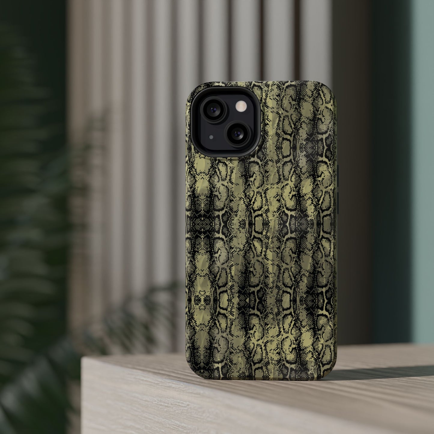 Stylish Snake Skin Magnetic Tough Case - Durable Protection for Your Phone