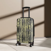 Stylish Snake Print Suitcase – Trendy Luggage for Fashion-Forward Travelers