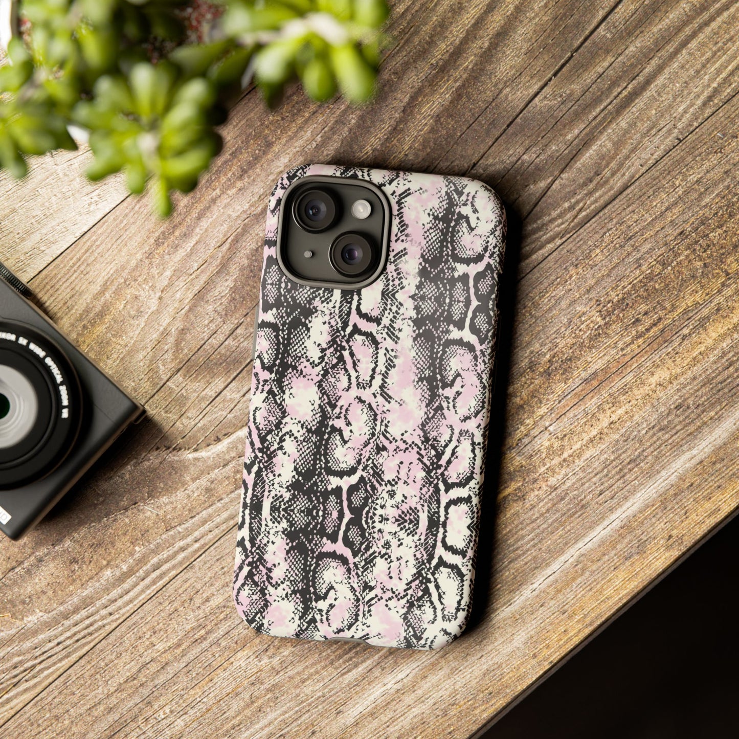 Stylish Snake Print Phone Case - Tough Protection for Trendsetters
