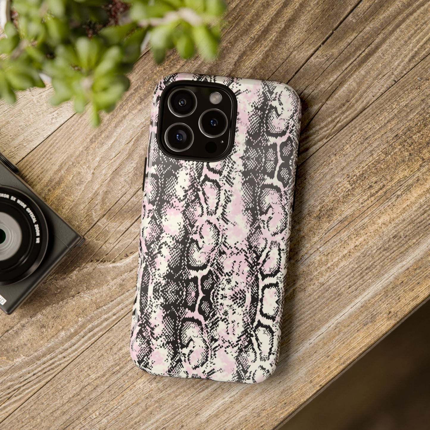 Stylish Snake Print Phone Case - Tough Protection for Trendsetters