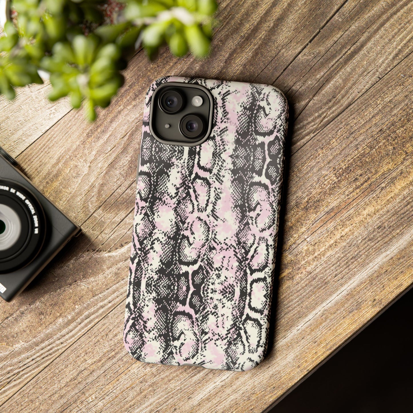Stylish Snake Print Phone Case - Tough Protection for Trendsetters