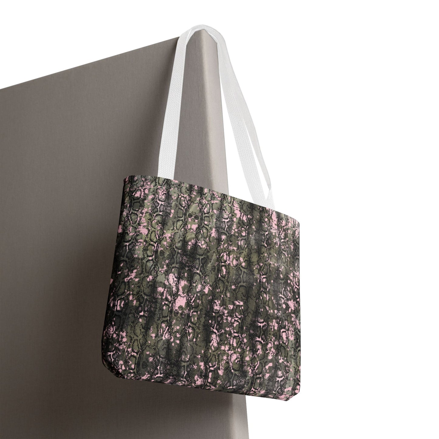 Trendy Camo Tote Bag - Stylish and Versatile Carryall