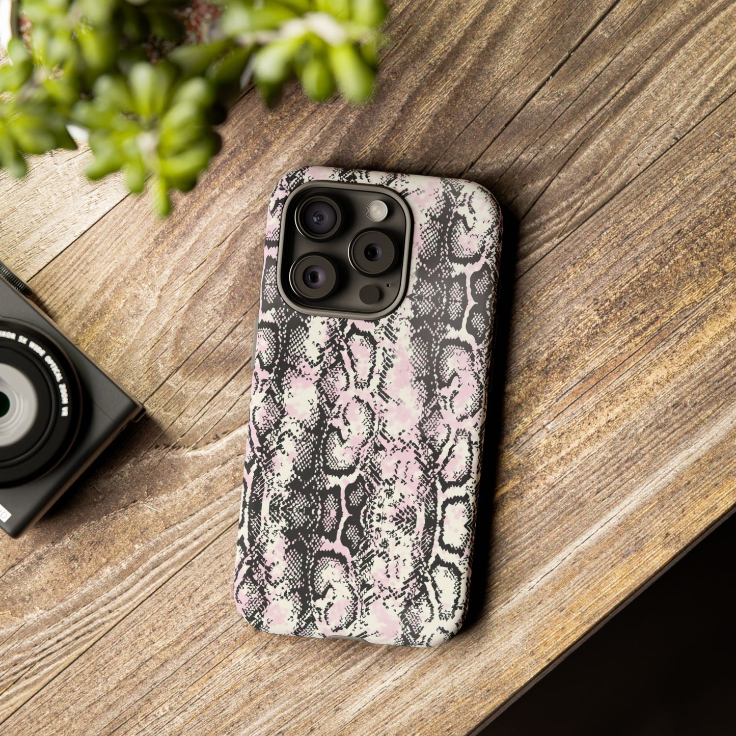 Stylish Snake Print Phone Case - Tough Protection for Trendsetters