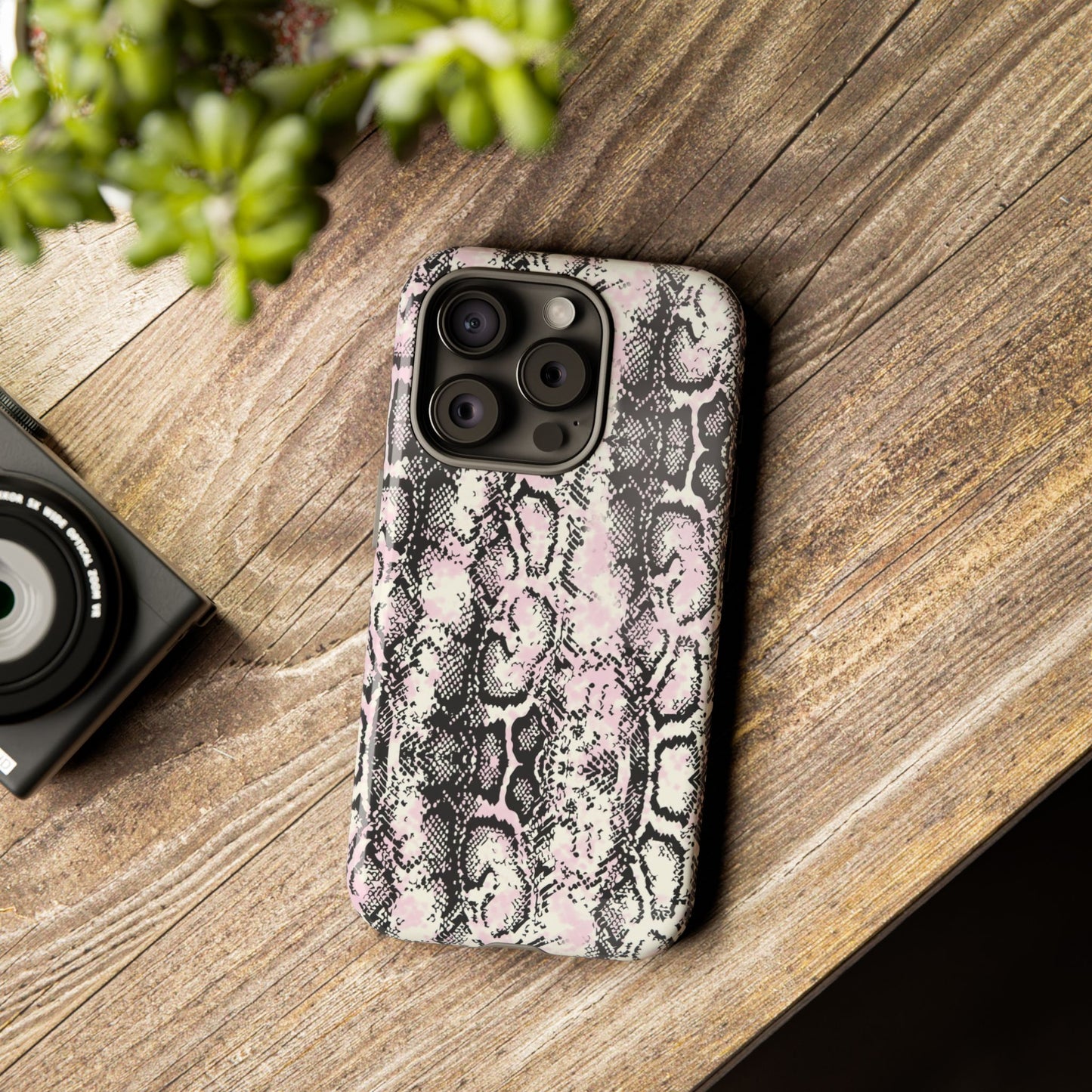 Stylish Snake Print Phone Case - Tough Protection for Trendsetters