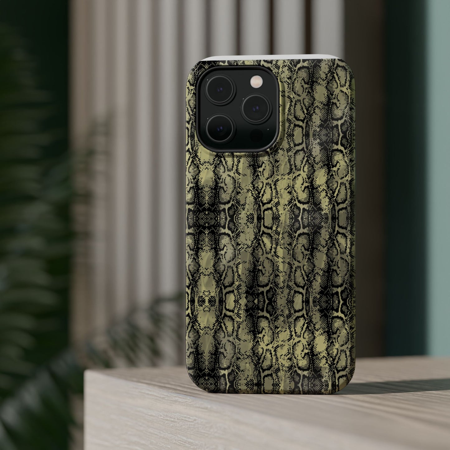 Stylish Snake Skin Magnetic Tough Case - Durable Protection for Your Phone